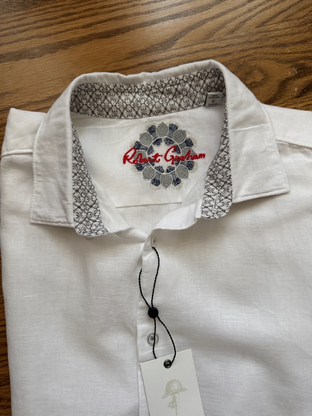 Robert Graham Off-White Linen Button-Down Shirt with Collar and Sleeve Pattern